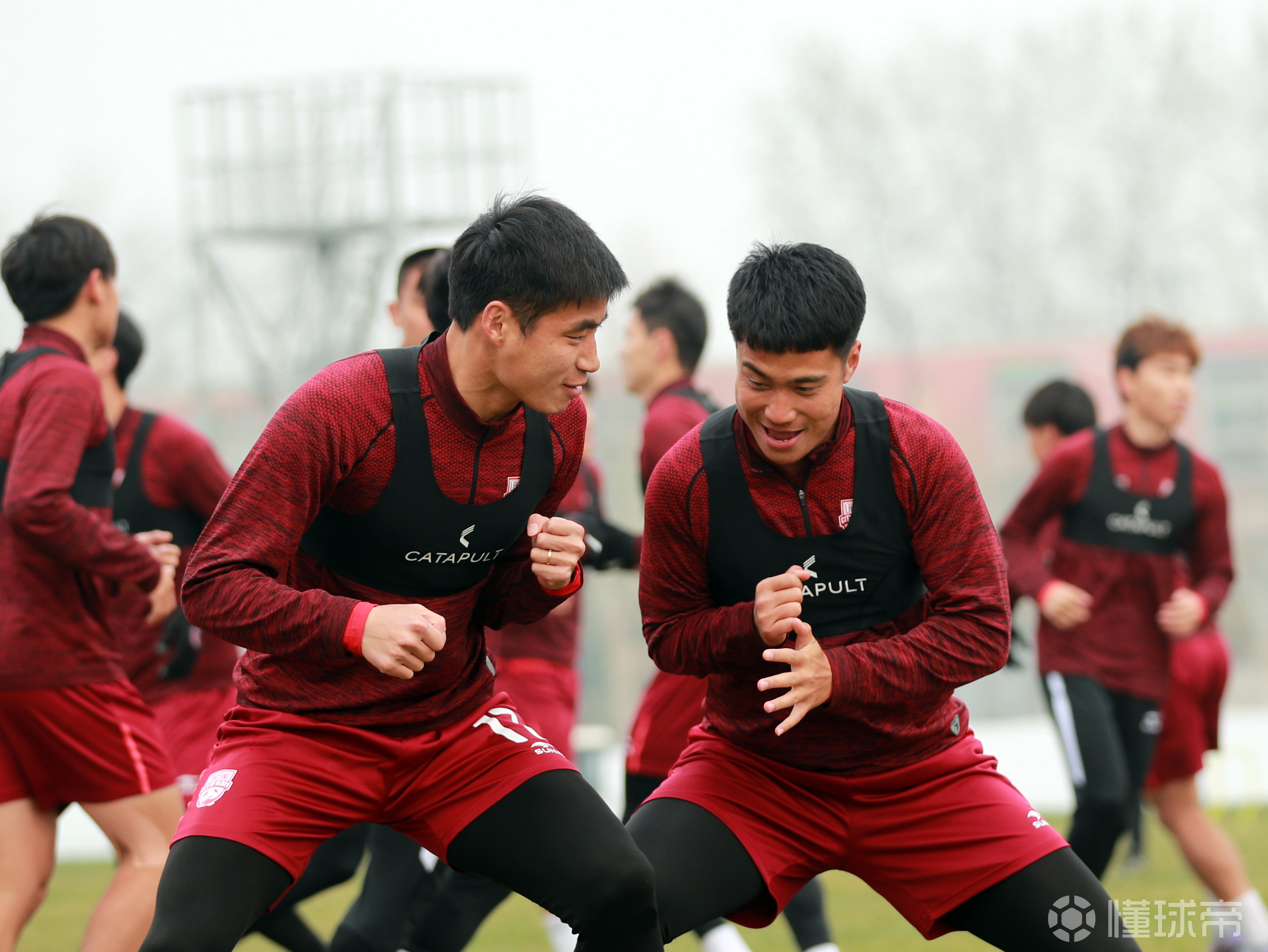 各队积极备战下一场比赛，备受瞩目